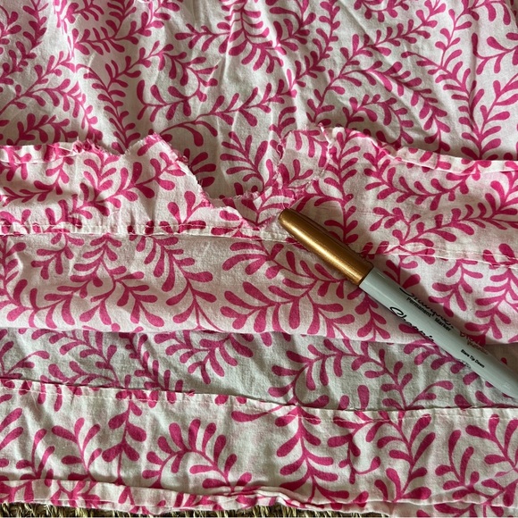 Flawed Gretchen Scott Cover Up 💕 - Picture 5 of 13